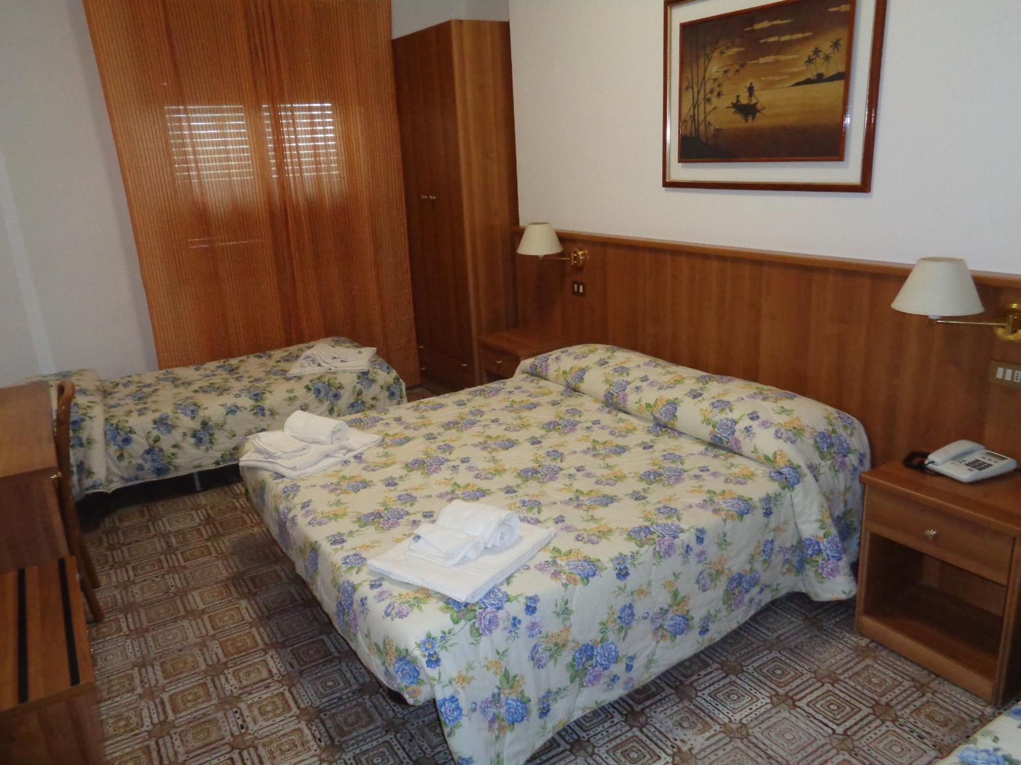 Hotel Rosati К'юзі Екстер'єр фото